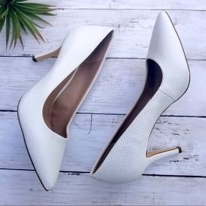 BCBG Pumps 🤍🤍🤍